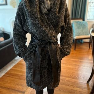 Badgley Mischka shawl collar coat